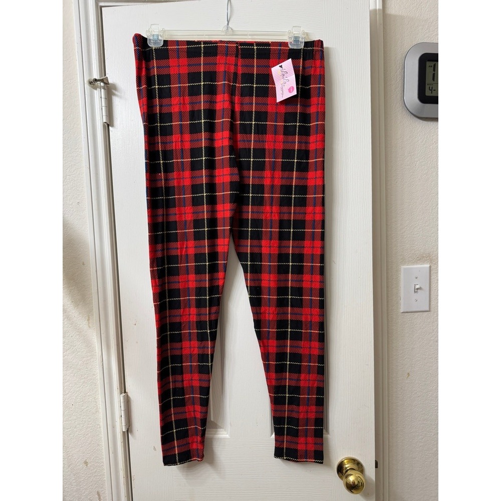 LaLa Leggings Curvy red and black plaid size curvy NWT